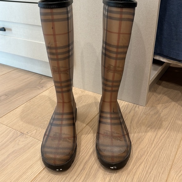 Burberry Rain Boots - Picture 2 of 4
